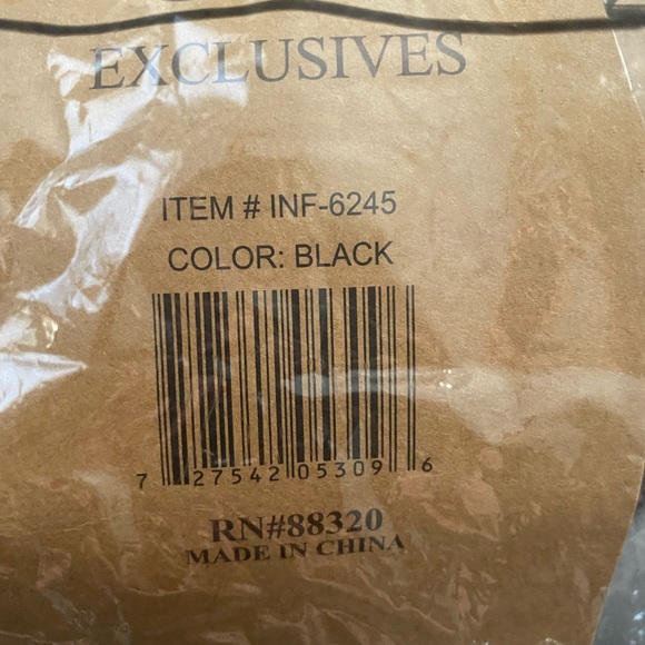 C.C Exclusives infinity scarf, and smart tip gloves set - Picture 8 of 13